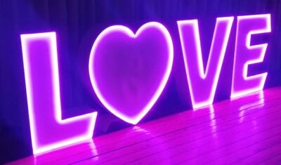 NAPIS ‘LOVE’ LED